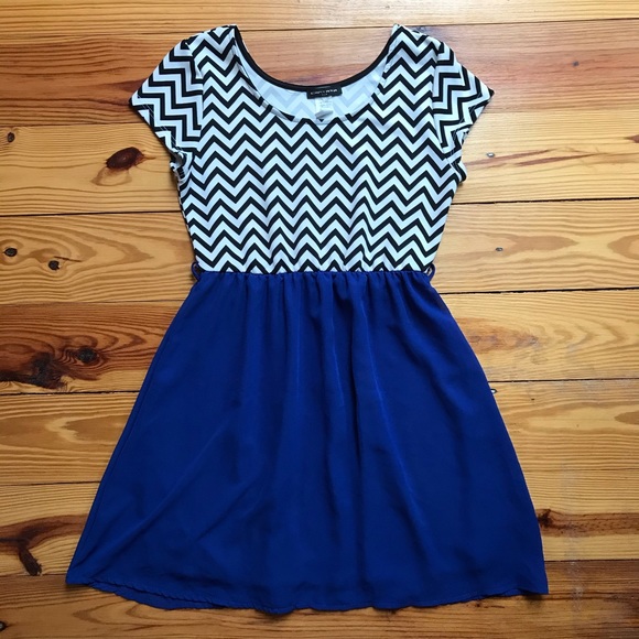 🌸5/$30🌸 Cantata Blue Black White Zig-Zag Dress, EUC - Picture 3 of 13